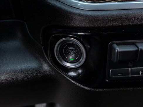 Used 2025 GMC Sierra 1500 SLE w/ X31 Off-Road Package image 22