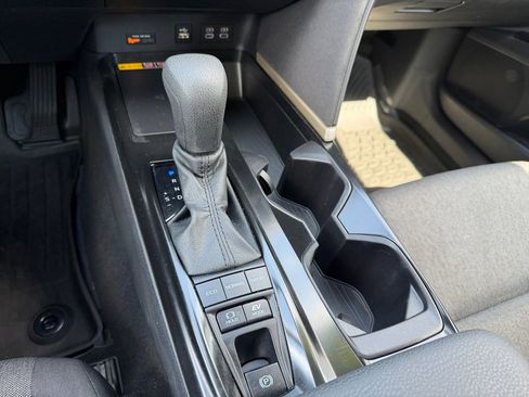 Used 2025 Toyota Camry LE image 28