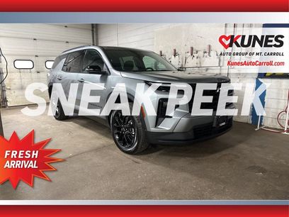 Used 2025 Chevrolet Traverse LT w/ Midnight/Sport Edition