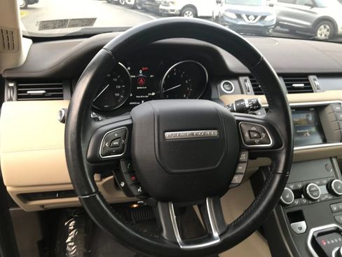 Used 2018 Land Rover Range Rover Evoque image 16