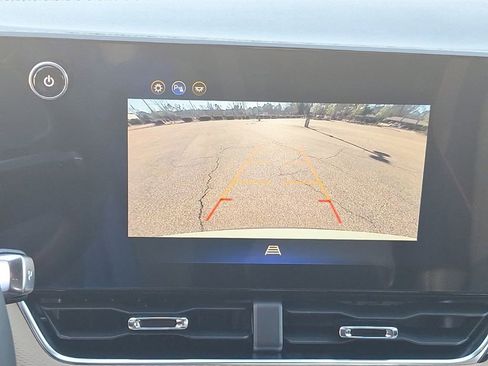 New 2026 Chevrolet Equinox ACTIV w/ Convenience Package III FWD image 23