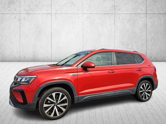 Used 2022 Volkswagen Taos SE video 1