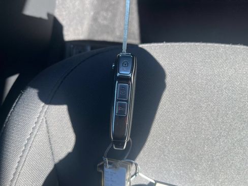 Used 2026 Kia Niro LX FWD image 21