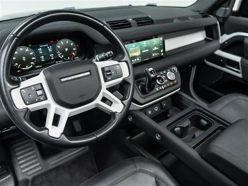 Used 2023 Land Rover Defender 110 SE image 16