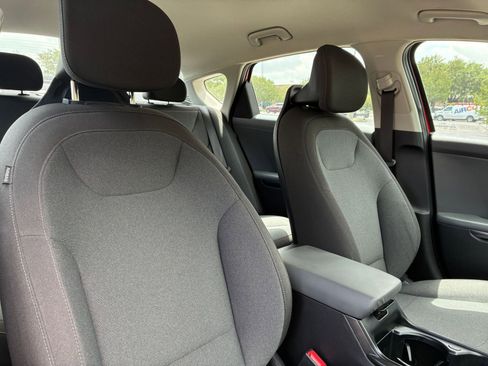 Used 2025 Kia K4 FWD image 36