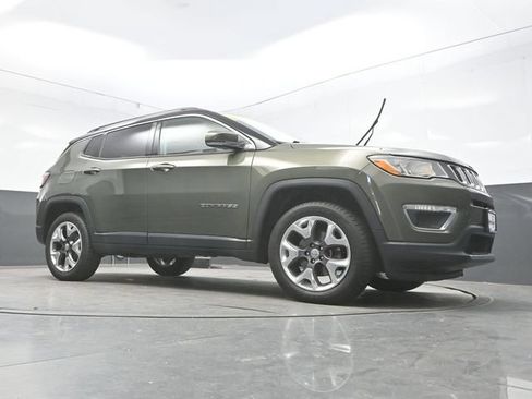 Used 2018 Jeep Compass Limited AWD/4WD image 33