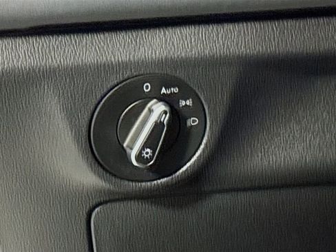 New 2026 Volkswagen Jetta SE FWD image 10