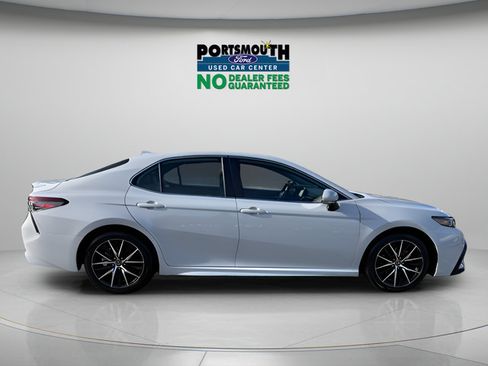 Used 2023 Toyota Camry SE FWD image 5