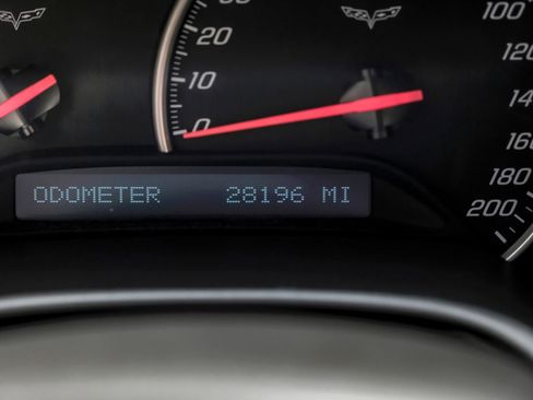 Used 2006 Chevrolet Corvette Coupe image 19