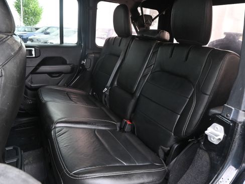 Used 2023 Jeep Wrangler Unlimited Sahara w/ Cold Weather Group AWD/4WD image 32
