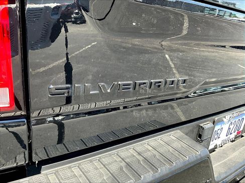 Used 2024 Chevrolet Silverado 2500 High Country w/ High Country Premium Package AWD/4WD image 22