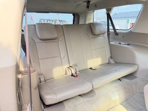 Used 2018 Chevrolet Suburban LT image 45