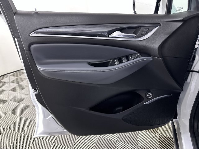 Used 2023 Buick Enclave Essence FWD image 23