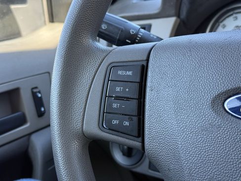 Used 2009 Ford Focus SE image 24