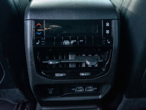 Used 2023 Jeep Grand Cherokee L Limited w/ Luxury Tech Group II image 31