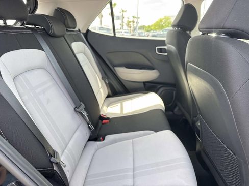 Used 2025 Hyundai Venue SEL FWD image 10