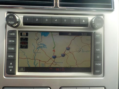 Used 2010 Lincoln MKX AWD 4dr Reserve image 16