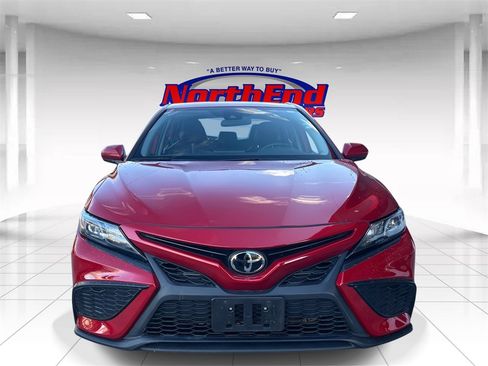 Used 2024 Toyota Camry SE image 8