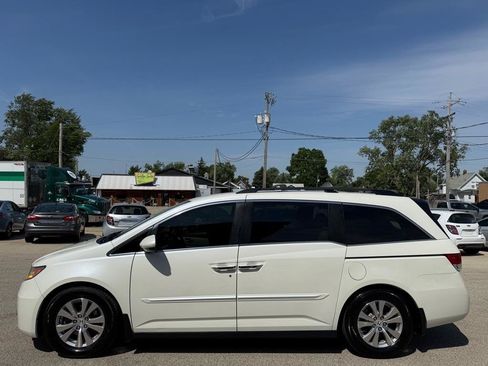 Used 2017 Honda Odyssey SE image 2