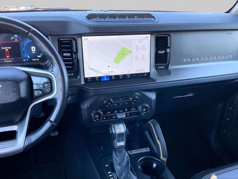 Used 2025 Ford Bronco Badlands AWD/4WD image 7