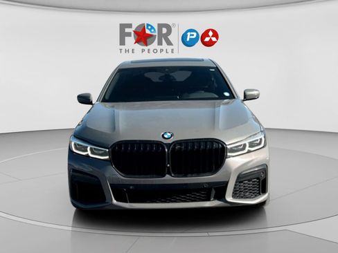 Used 2021 BMW 740i w/ M Sport Package image 8