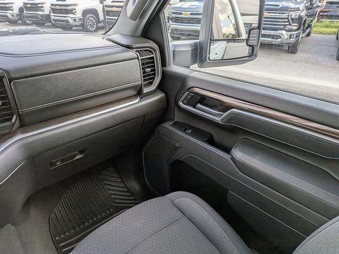 Certified 2025 Chevrolet Silverado 2500 LT w/ Convenience Package AWD/4WD image 16