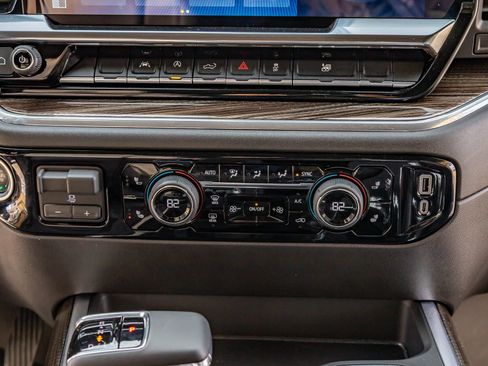 Used 2025 Chevrolet Silverado 1500 RST w/ Redline Edition image 27