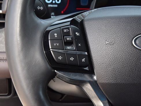 Certified 2025 Ford Explorer Platinum w/ Ultimate Package image 25