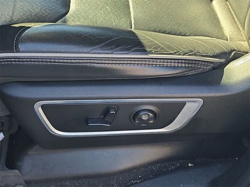 Used 2019 RAM 1500 Laramie image 18