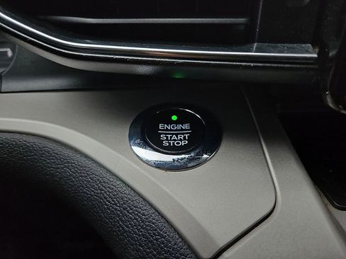 Used 2021 Ford Explorer XLT w/ Equipment Group 202A image 26