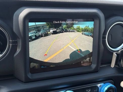 Used 2023 Jeep Wrangler Unlimited Sahara w/ Cold Weather Group AWD/4WD image 3