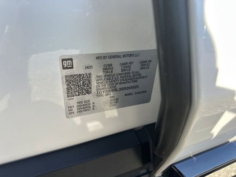 Used 2025 Cadillac Escalade ESV Sport Platinum w/ LPO, ONYX Package image 41