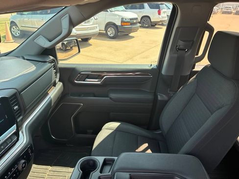 Used 2022 Chevrolet Silverado 1500 LT AWD/4WD image 12