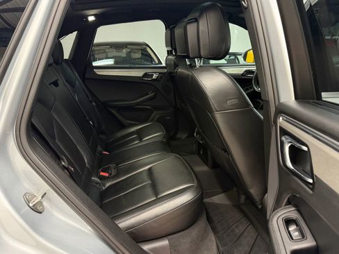 Used 2018 Porsche Macan S image 19