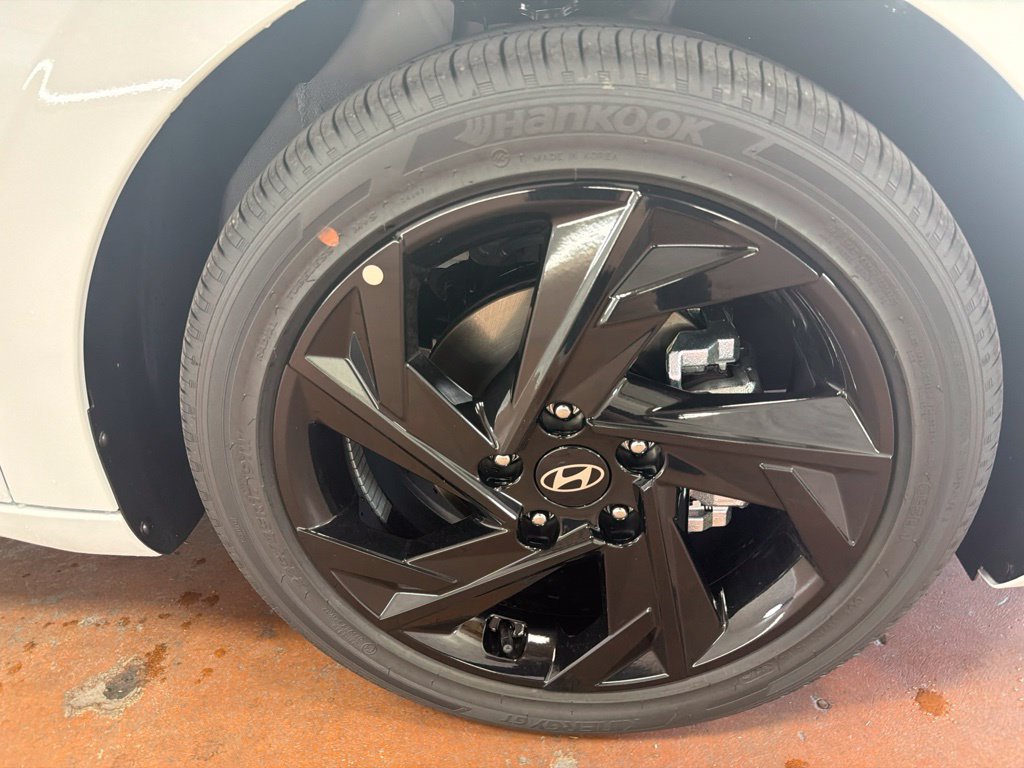 New 2026 Hyundai Elantra SEL Sport FWD image 10