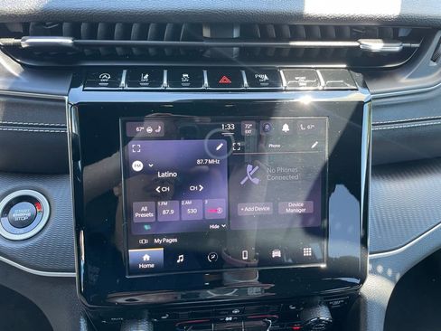 Used 2025 Jeep Grand Cherokee L Altitude AWD/4WD image 29