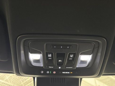 Used 2025 GMC Sierra 3500 AT4 w/ AT4 Premium Plus Package AWD/4WD image 34