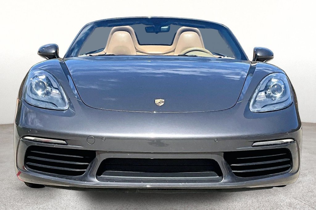 Used 2017 Porsche 718 Boxster RWD image 4