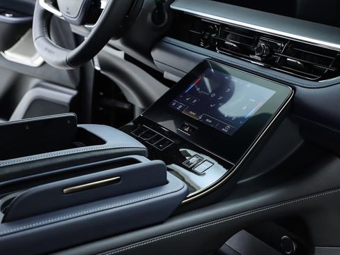 New 2026 INFINITI QX80 4WD w/ Sport Exterior Package image 35