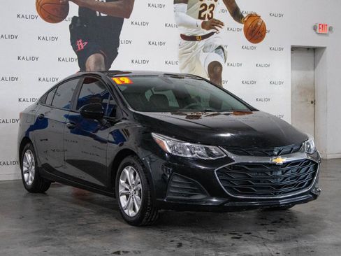 Used 2019 Chevrolet Cruze LS w/ LS Convenience Package image 18