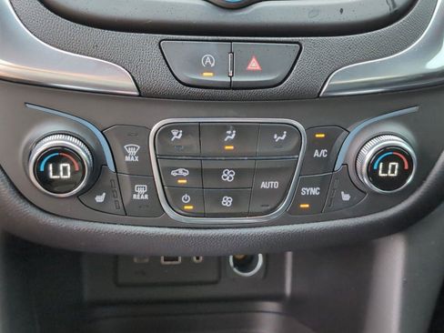 Used 2022 Chevrolet Equinox LT FWD image 19