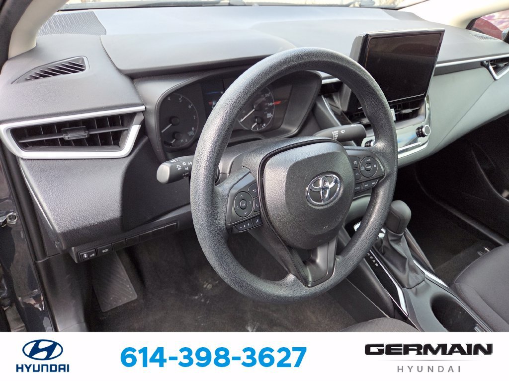Used 2025 Toyota Corolla LE FWD image 18