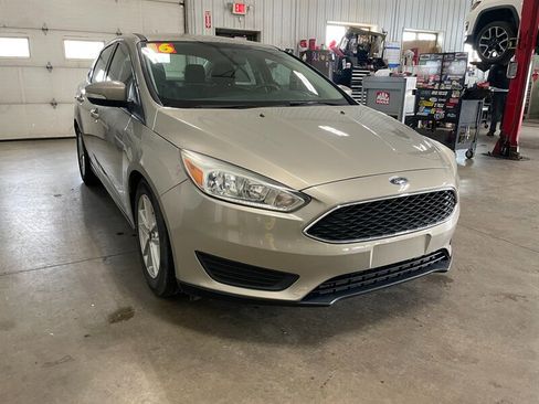 Used 2016 Ford Focus SE image 4