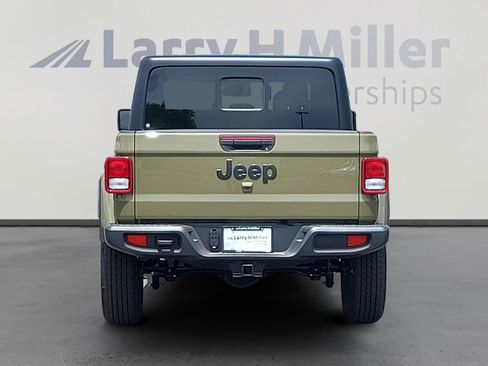 New 2025 Jeep Gladiator Sport image 4