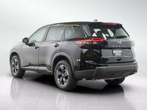 Used 2024 Nissan Rogue SV AWD/4WD image 3