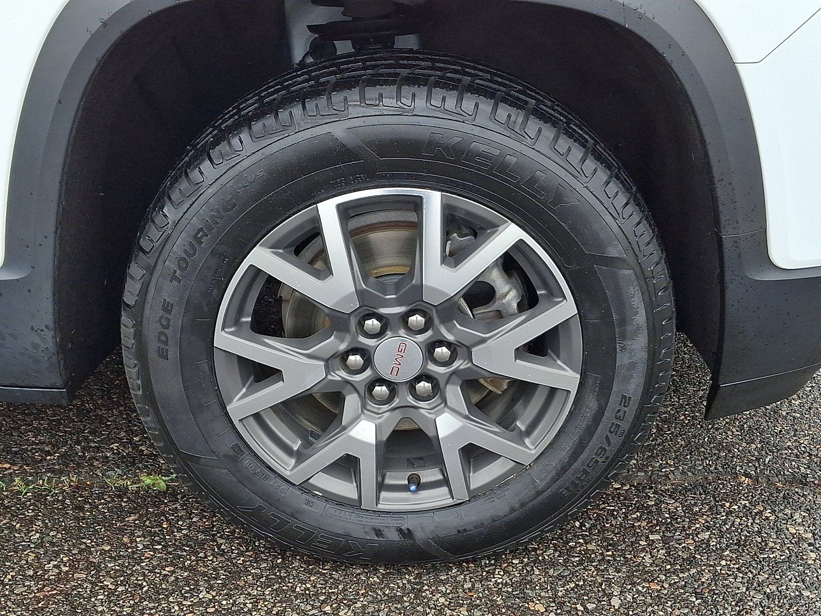Used 2023 GMC Acadia SLE w/ Driver Convenience Package FWD image 8