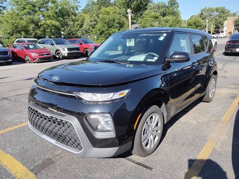 Used 2021 Kia Soul LX FWD image 12