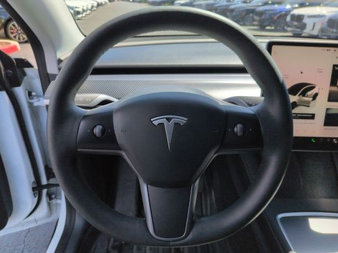 Used 2023 Tesla Model Y AWD image 17