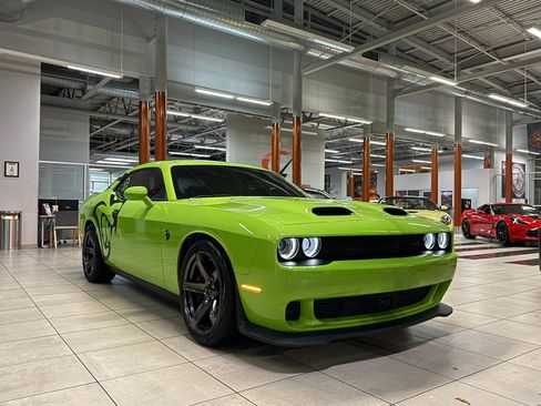Used 2023 Dodge Challenger SRT Hellcat image 2