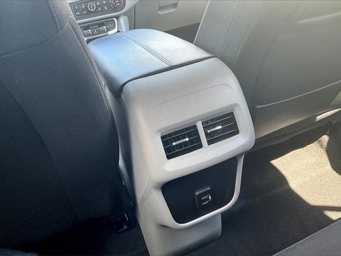 Used 2023 GMC Terrain SLE w/ Driver Convenience Package image 32